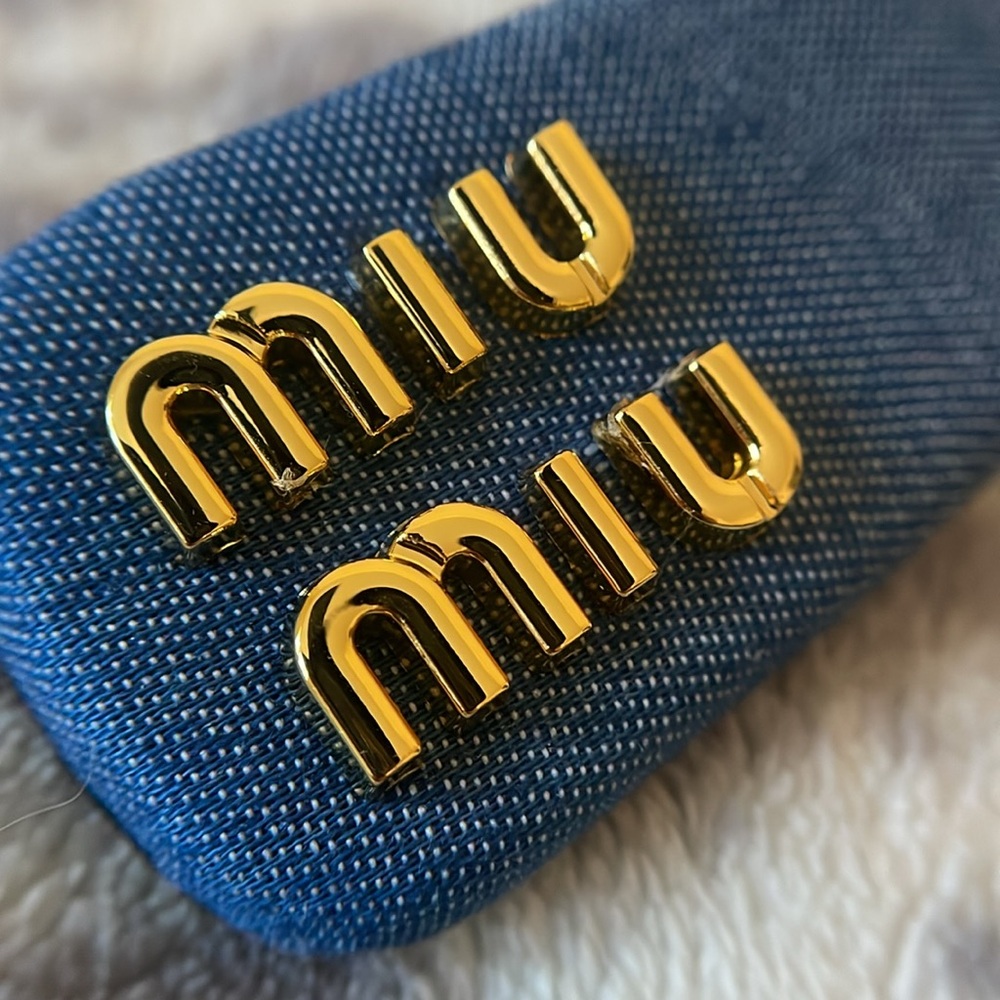 Miu letters clip